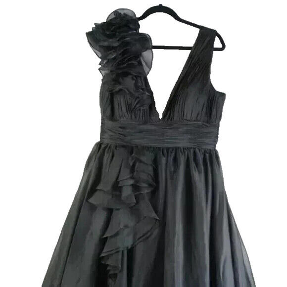 Mac Duggal Black Ruffled Evening Gown - Picture 5 of 9